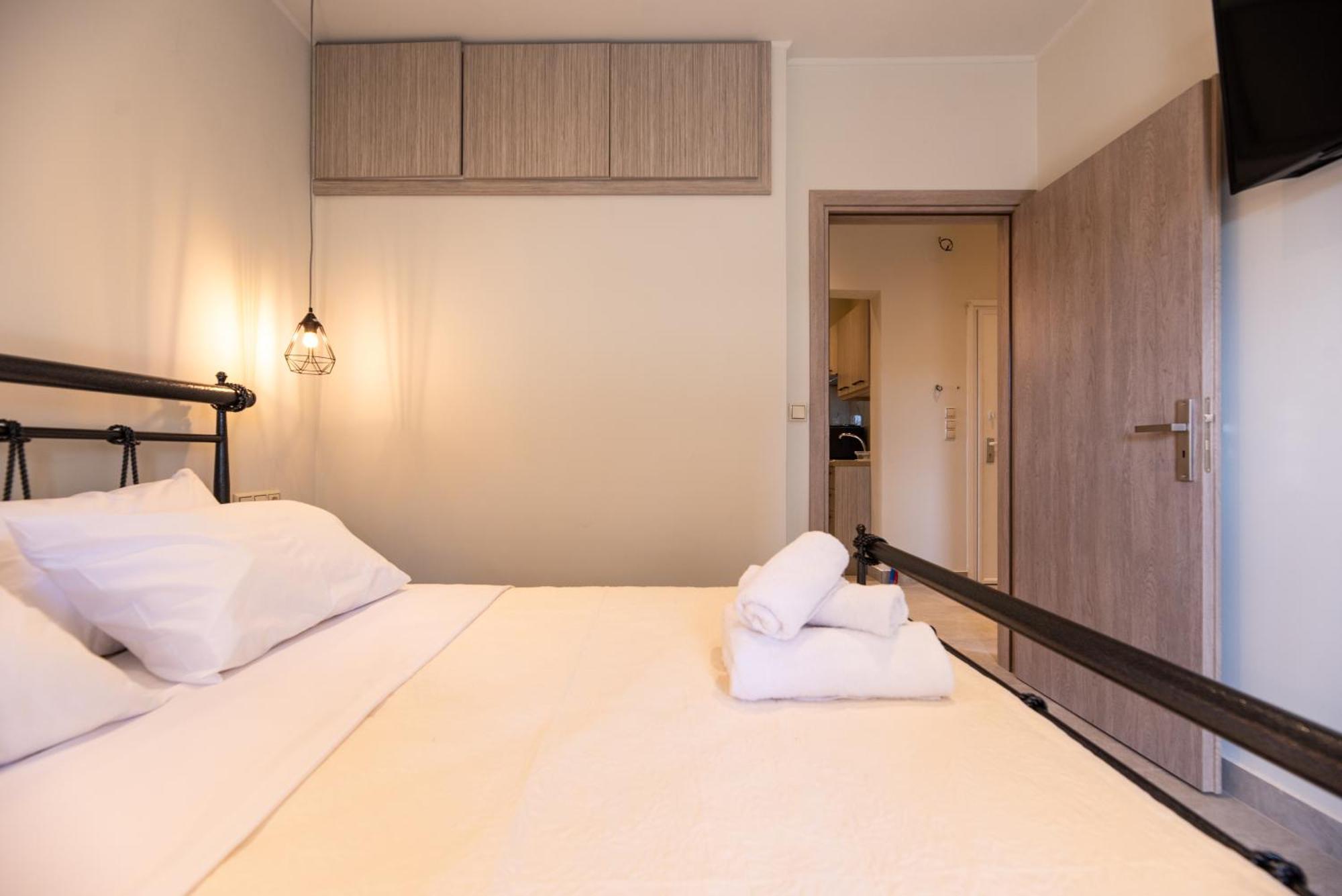 Demi'S Apartments Near Athen'S Airport Artemida  Exterior foto