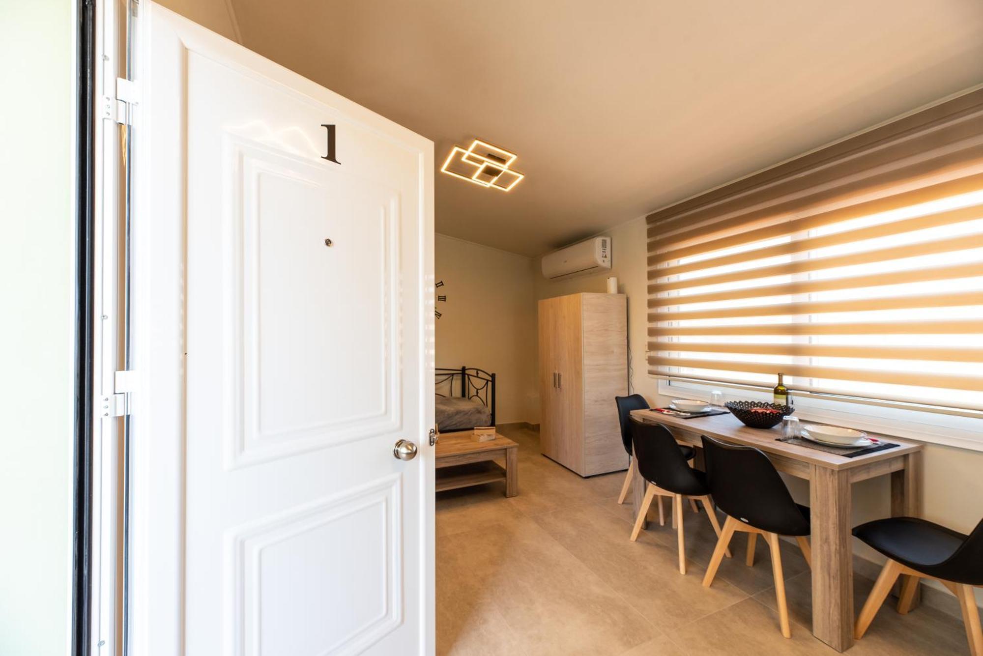 Demi'S Apartments Near Athen'S Airport Artemida  Exterior foto